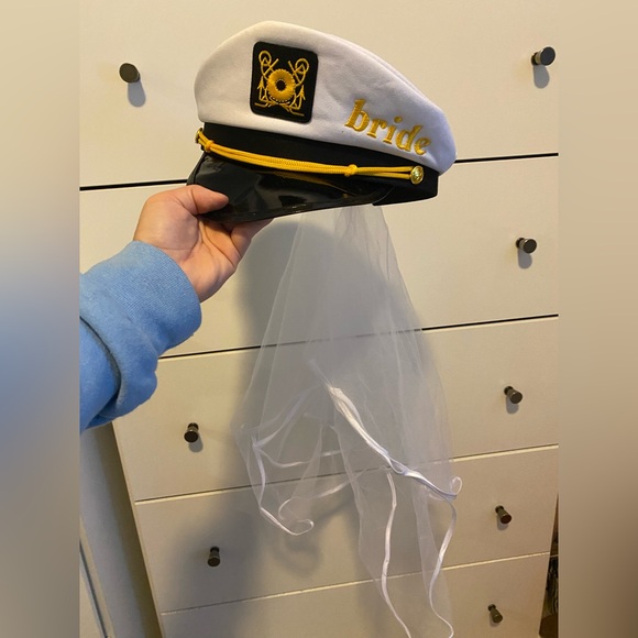 White and Gold Bride Captain Hat - Picture 1 of 1